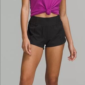 Black Size 6 2.5 inch inseam Lululemon Hotty Hot Short Lined